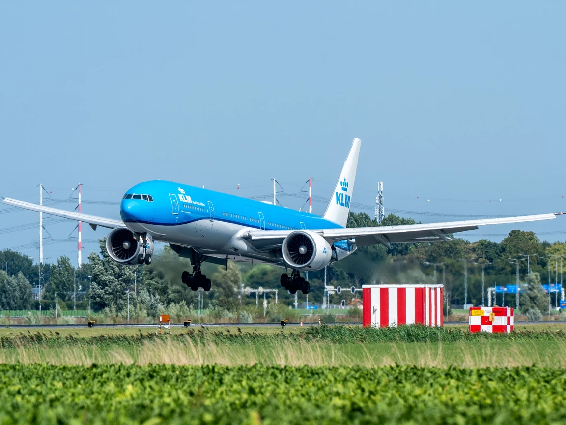 Powerbank vat vlam, vliegtuig KLM keert na uren vliegen terug naar Schiphol