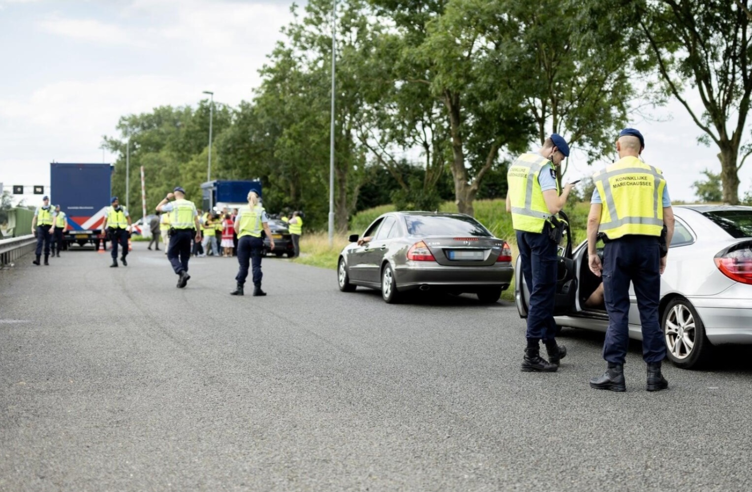 Duitser aangehouden bij grenscontrole bij Venlo met bijna 2 kilo heroïne in auto